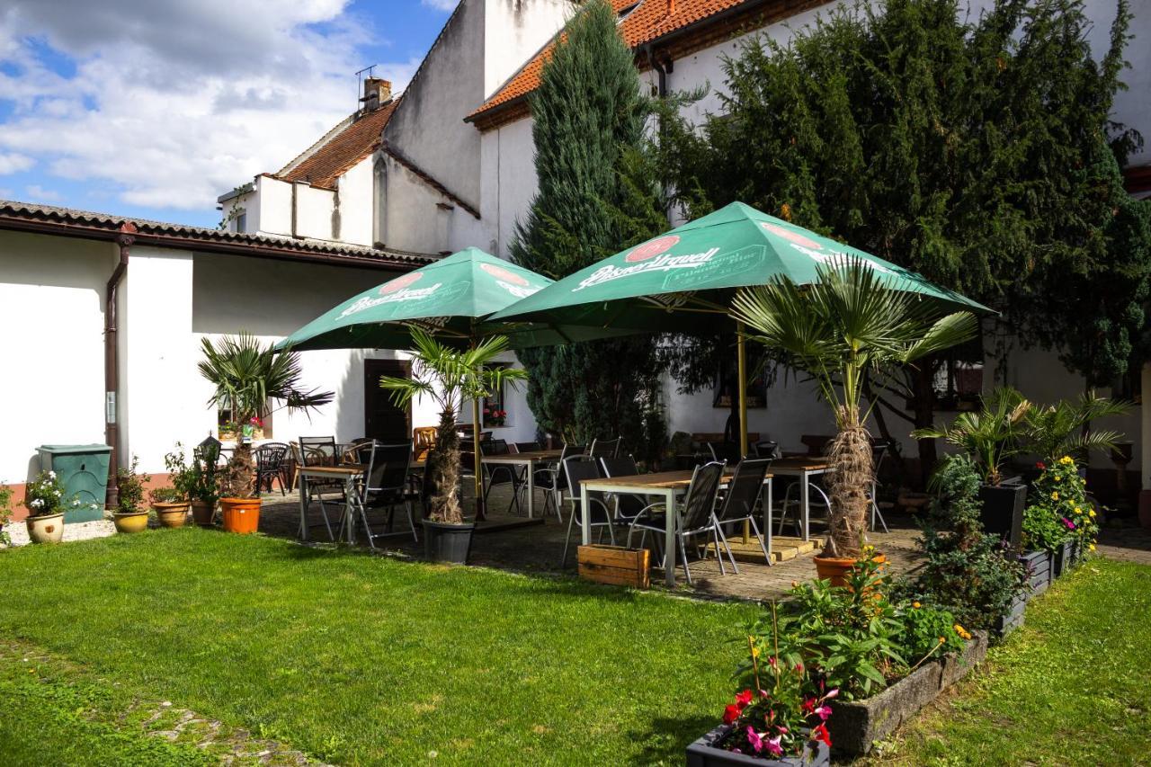 Hotel Rychta Netolice Экстерьер фото