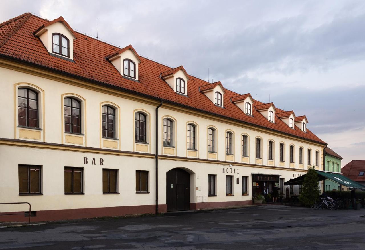 Hotel Rychta Netolice Экстерьер фото