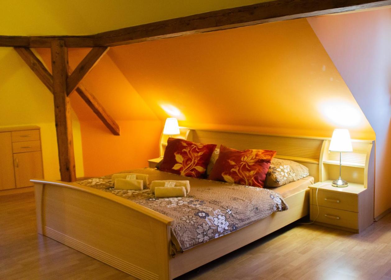 Hotel Rychta Netolice Экстерьер фото
