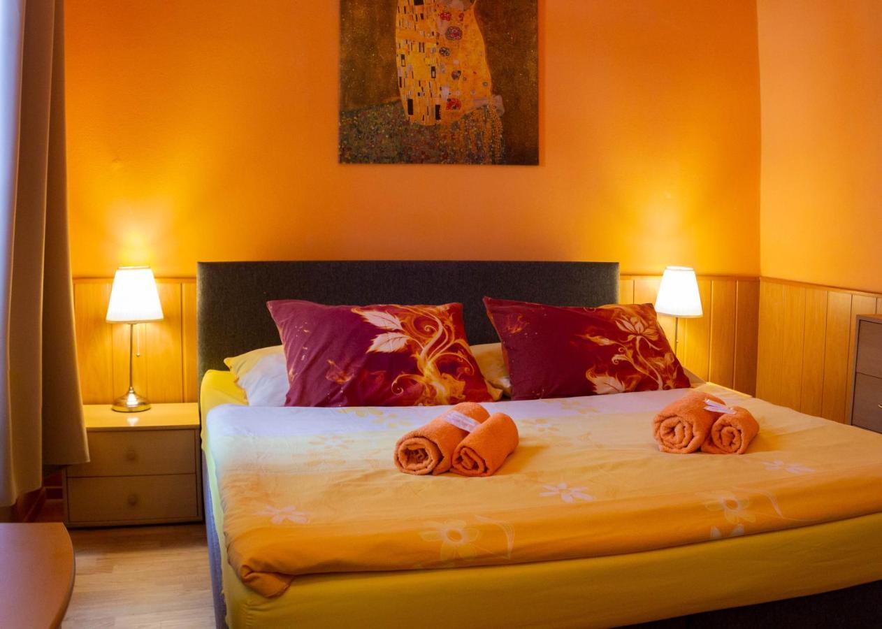 Hotel Rychta Netolice Экстерьер фото