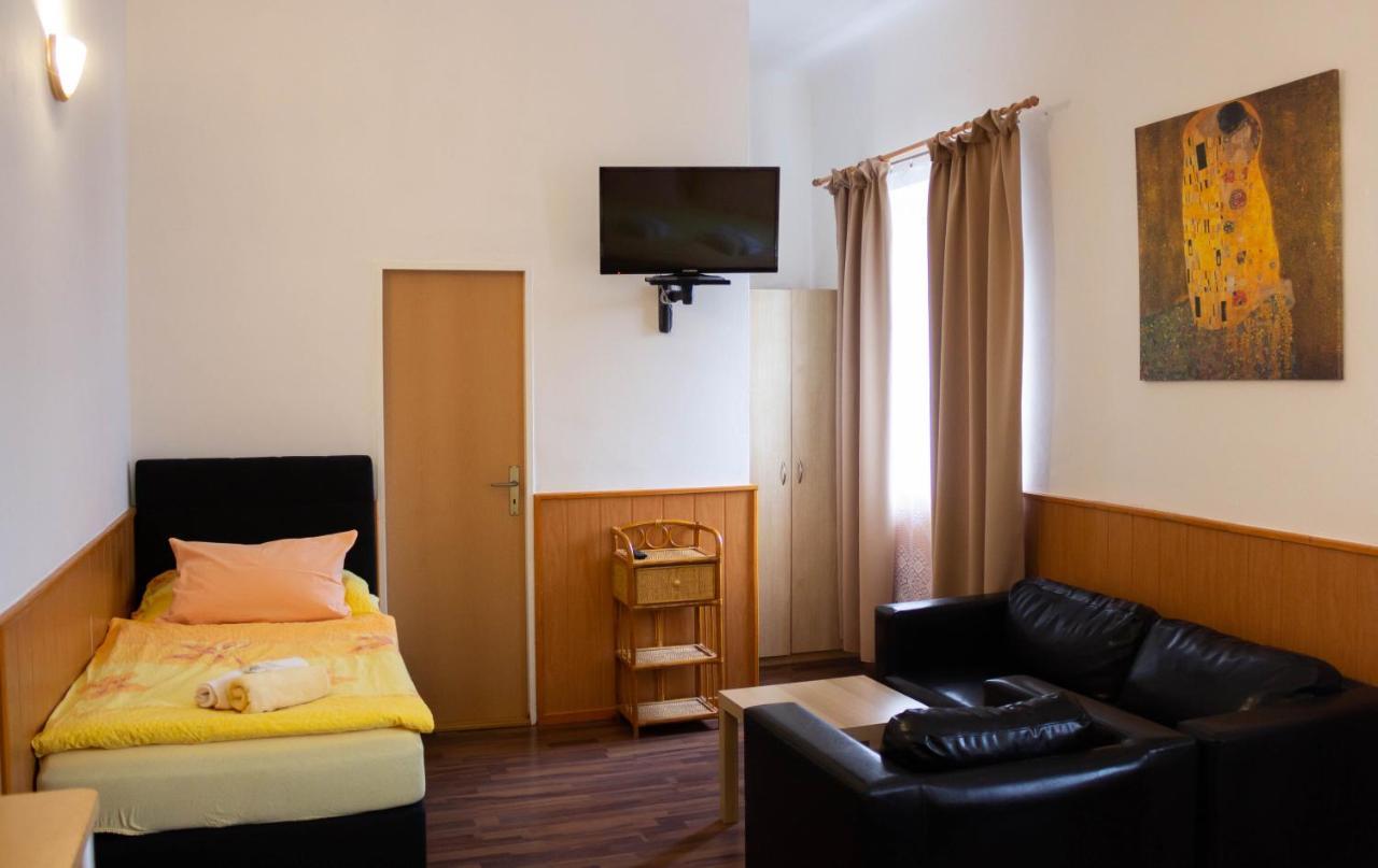 Hotel Rychta Netolice Экстерьер фото