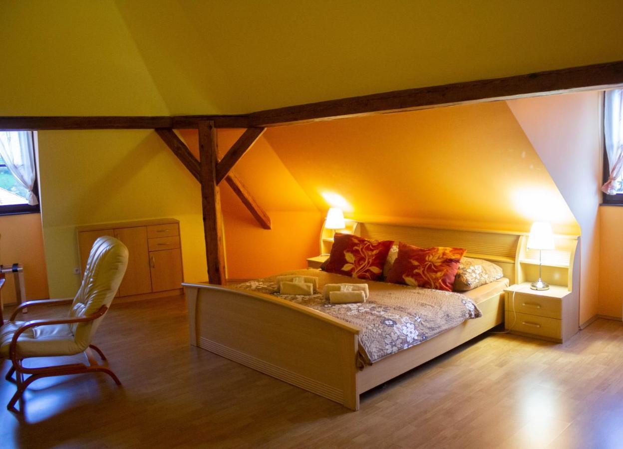 Hotel Rychta Netolice Экстерьер фото